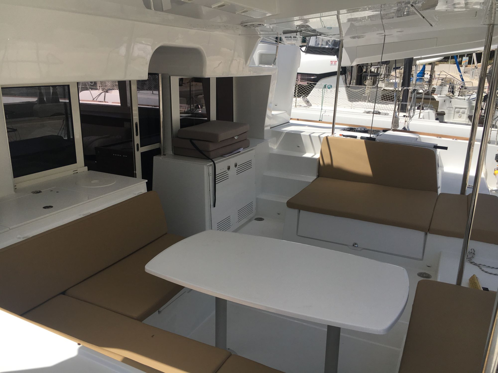 Lagoon 450F — photo 23