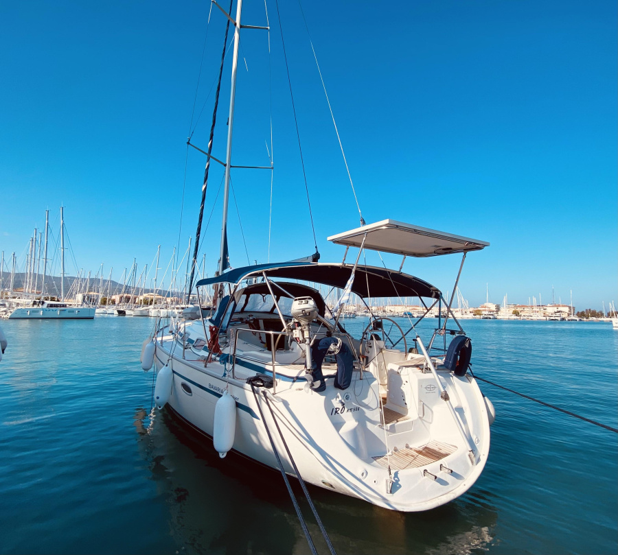 Bavaria 42 Cruiser — photo 11