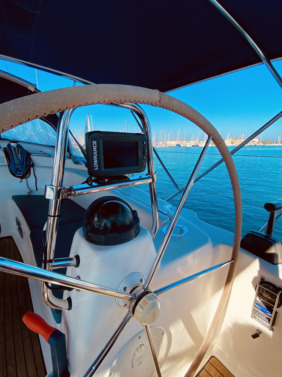Bavaria 42 Cruiser — photo 20