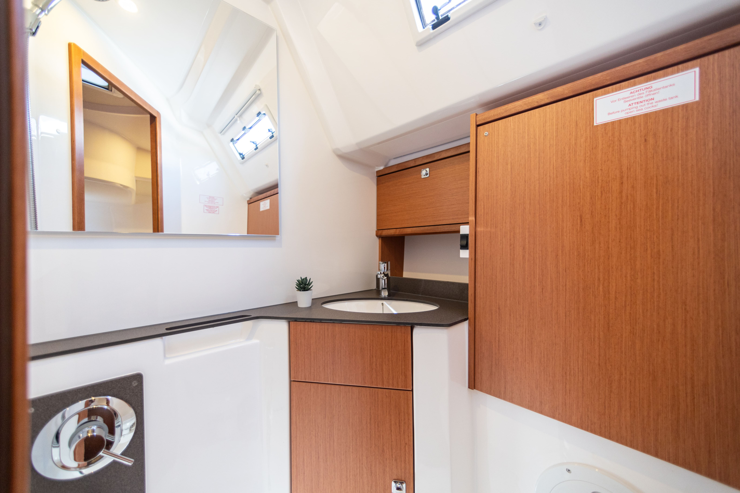 Bavaria Cruiser 46 — photo 23