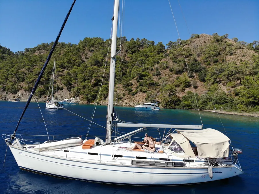Bavaria 49 — photo 10