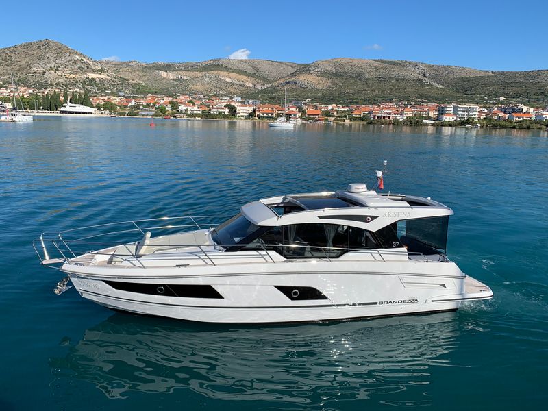 Grandezza 37 CA — photo 1