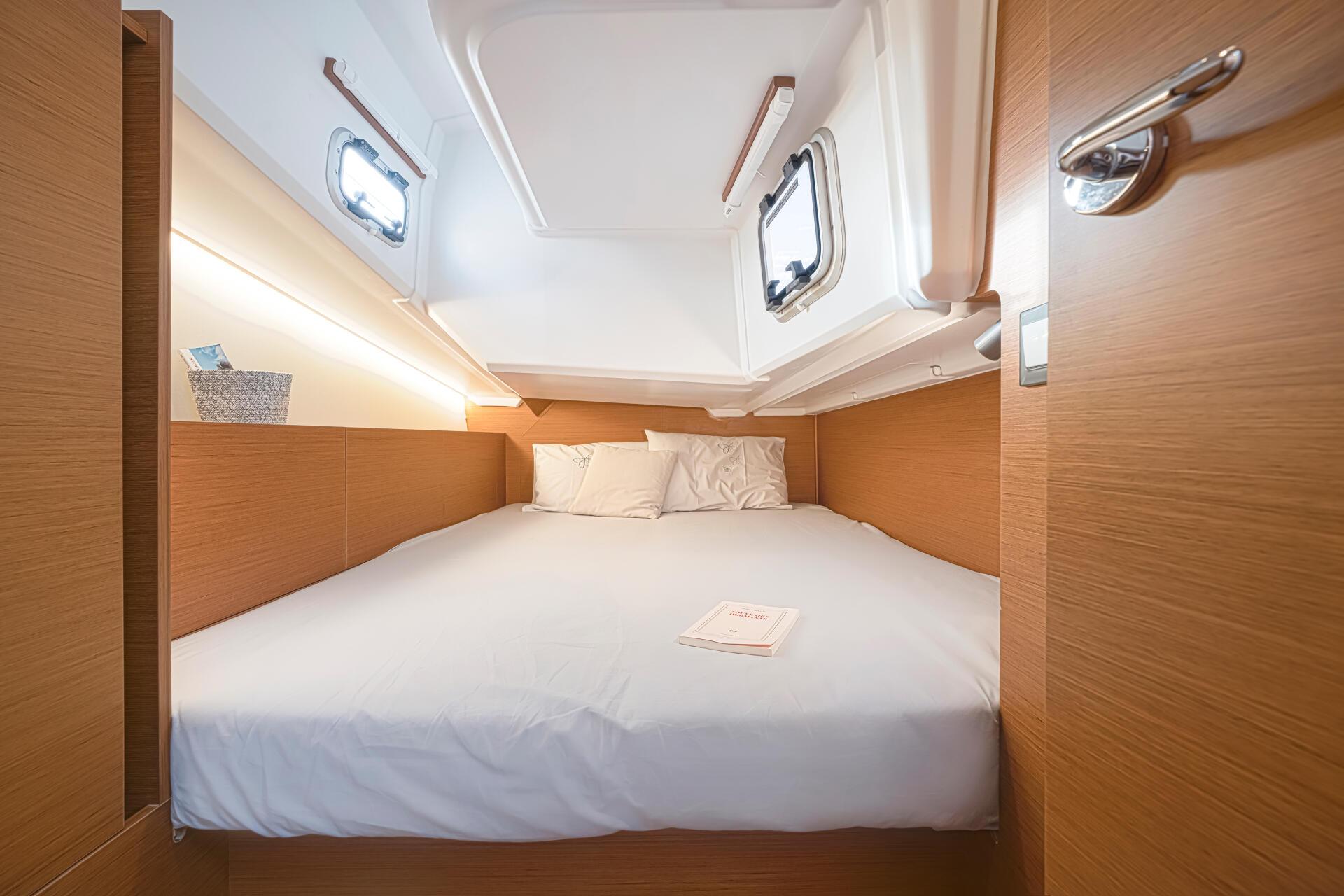 Sun Odyssey 380 — photo 5