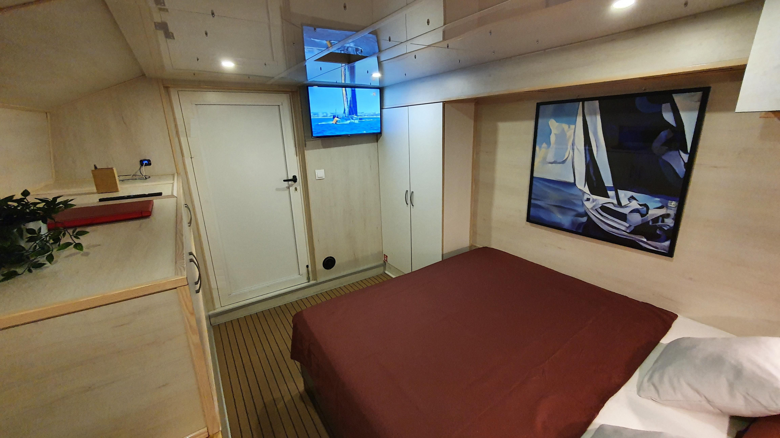 Catamaran — photo 19