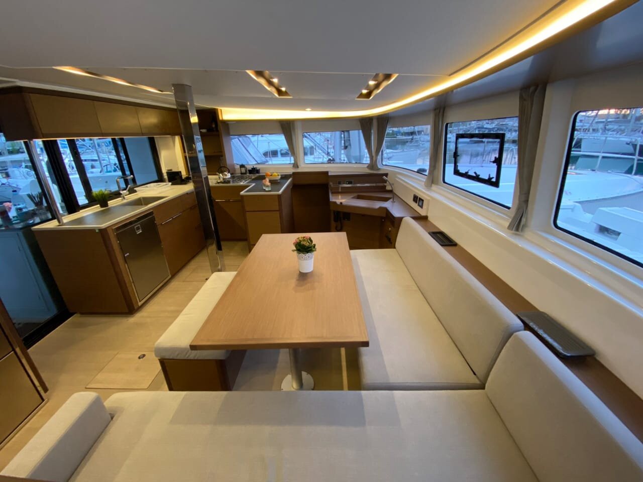 Lagoon 46 — photo 12