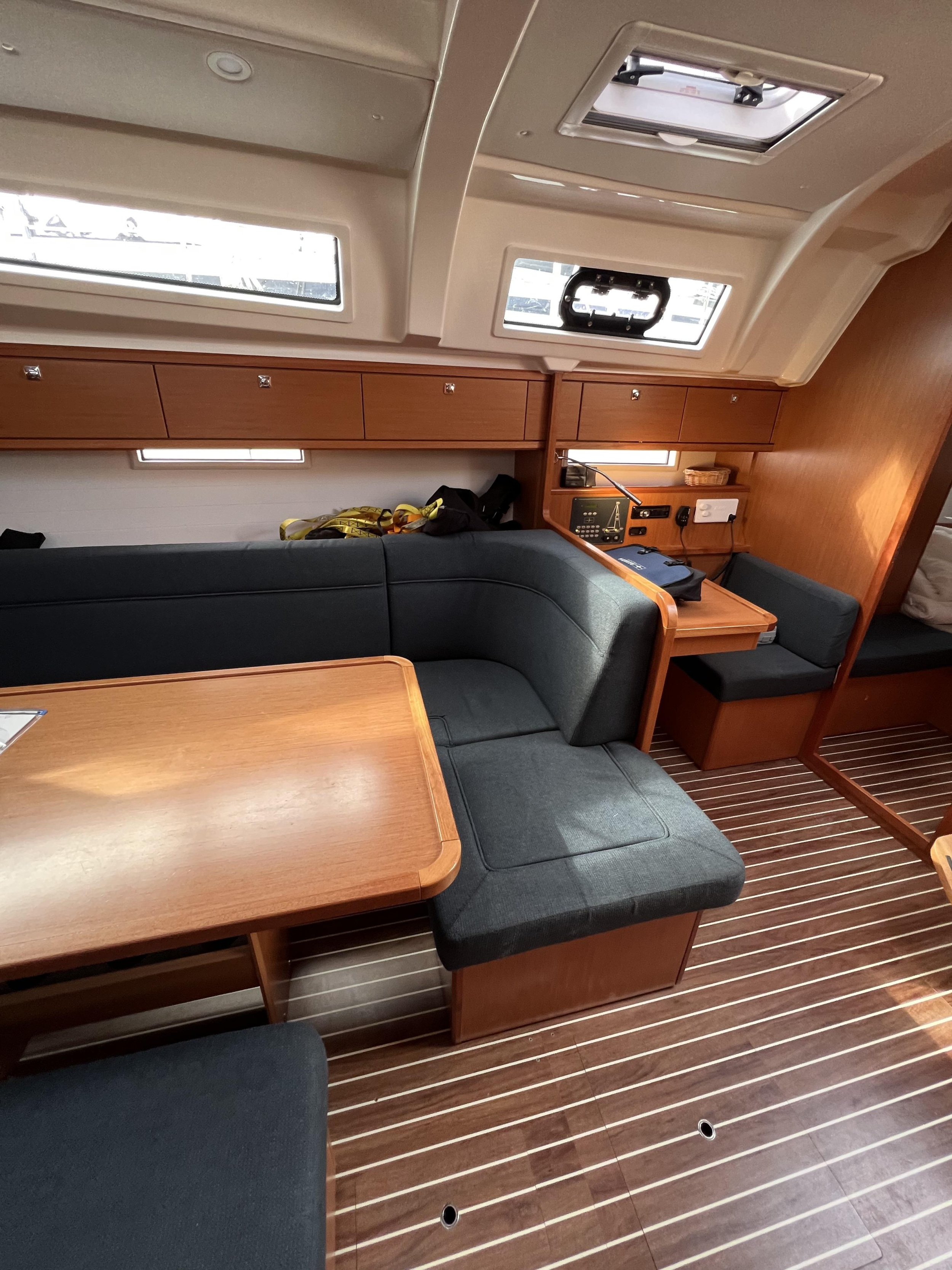 Bavaria C38 — photo 4