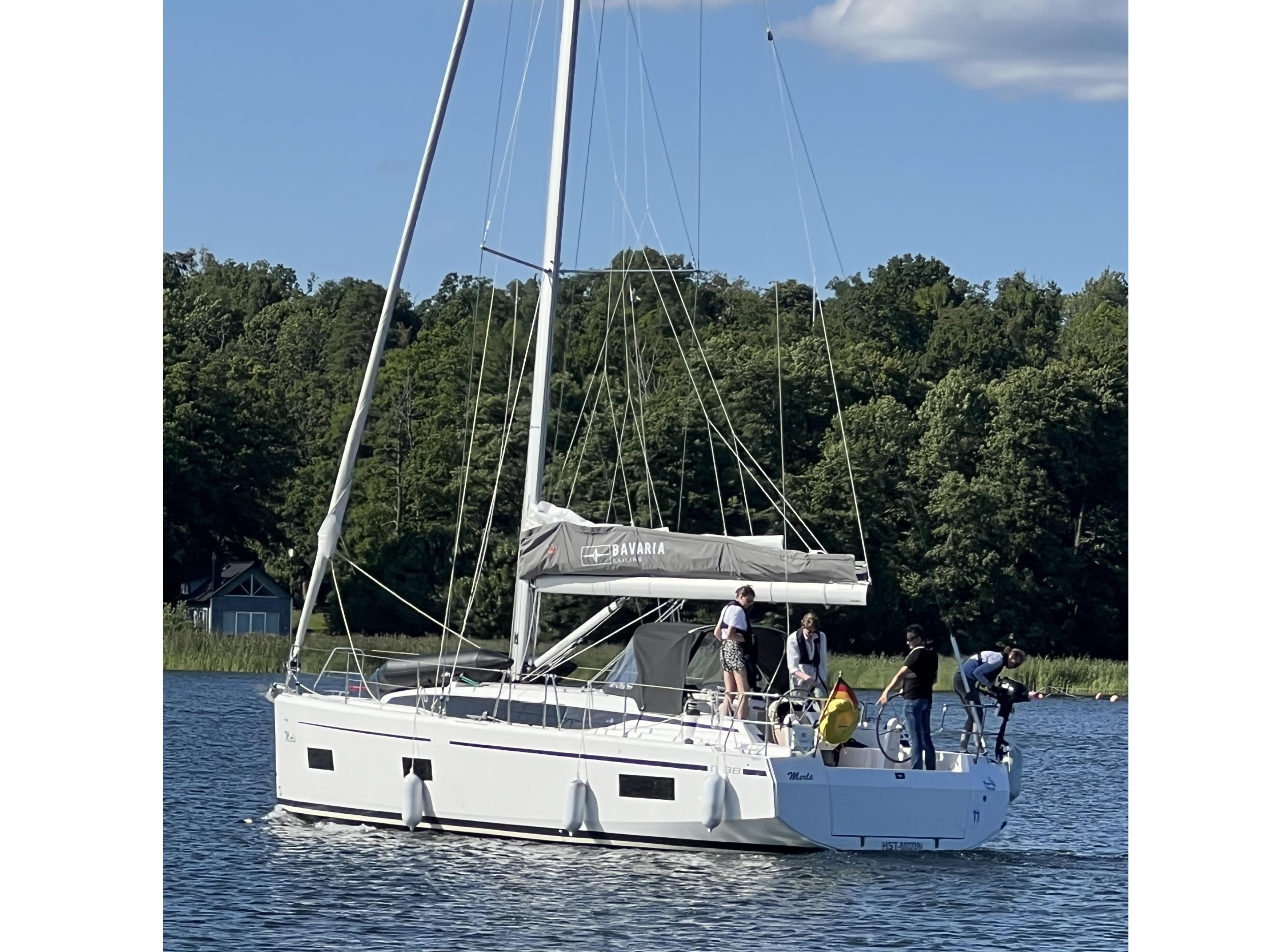 Bavaria C38 — photo 1