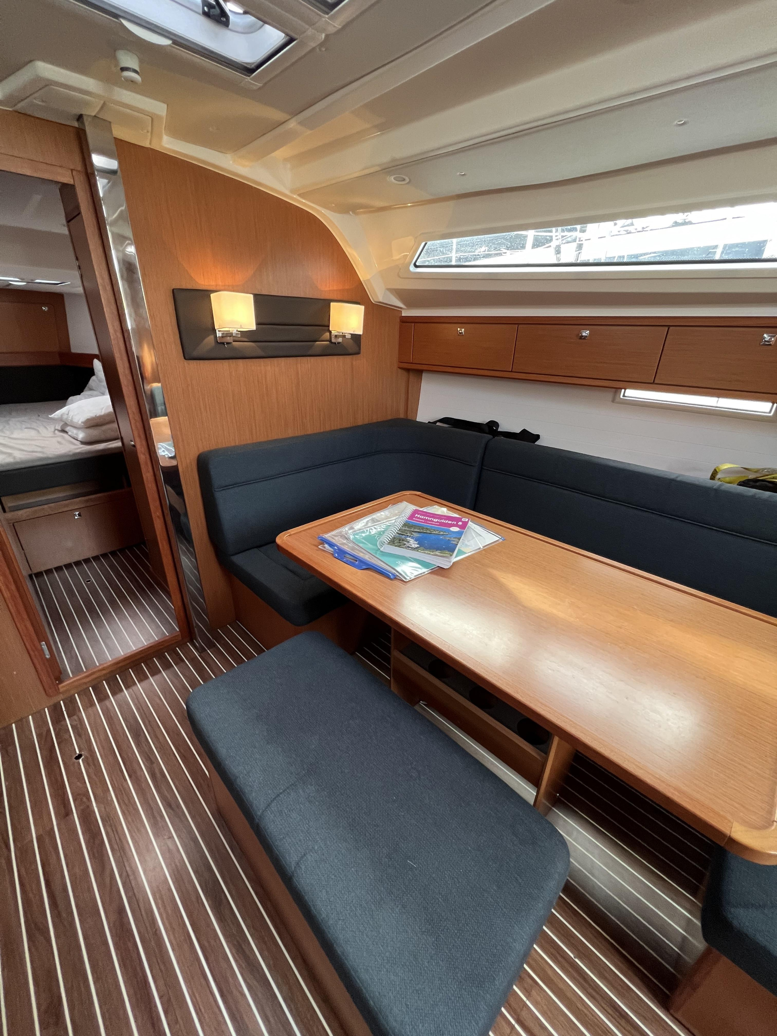Bavaria C38 — photo 4