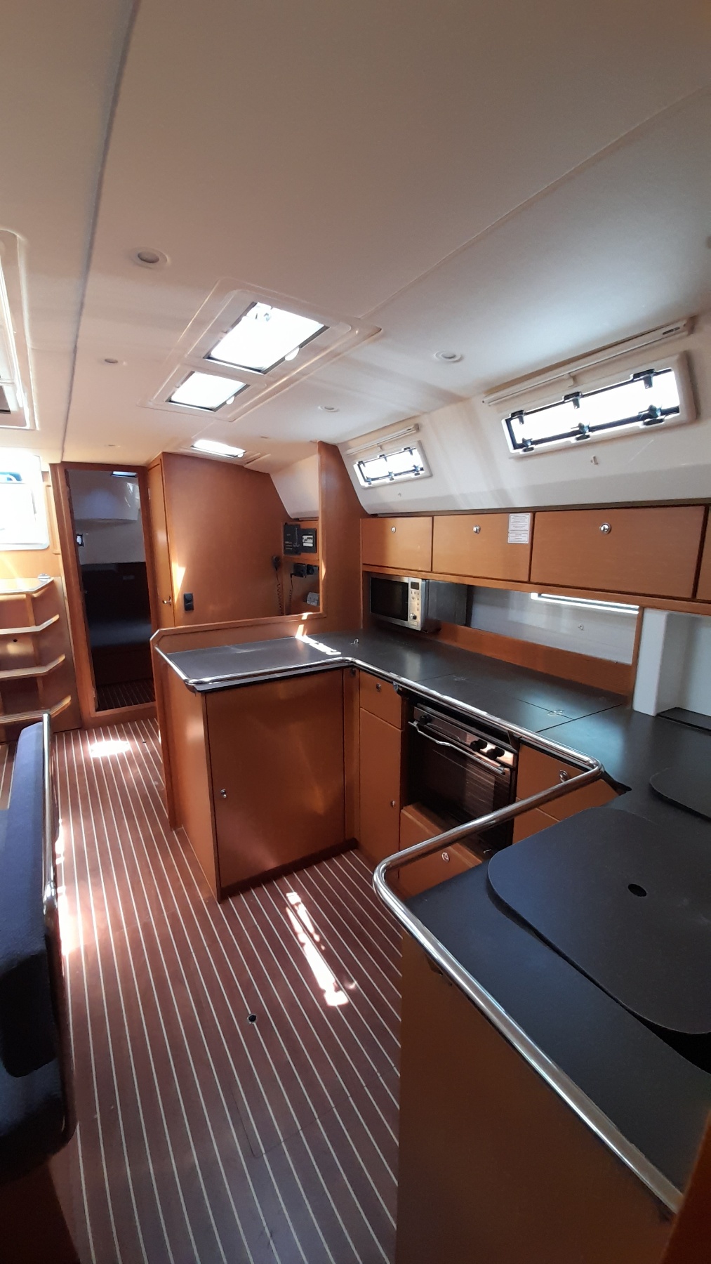 Bavaria 50 Cruiser — photo 9