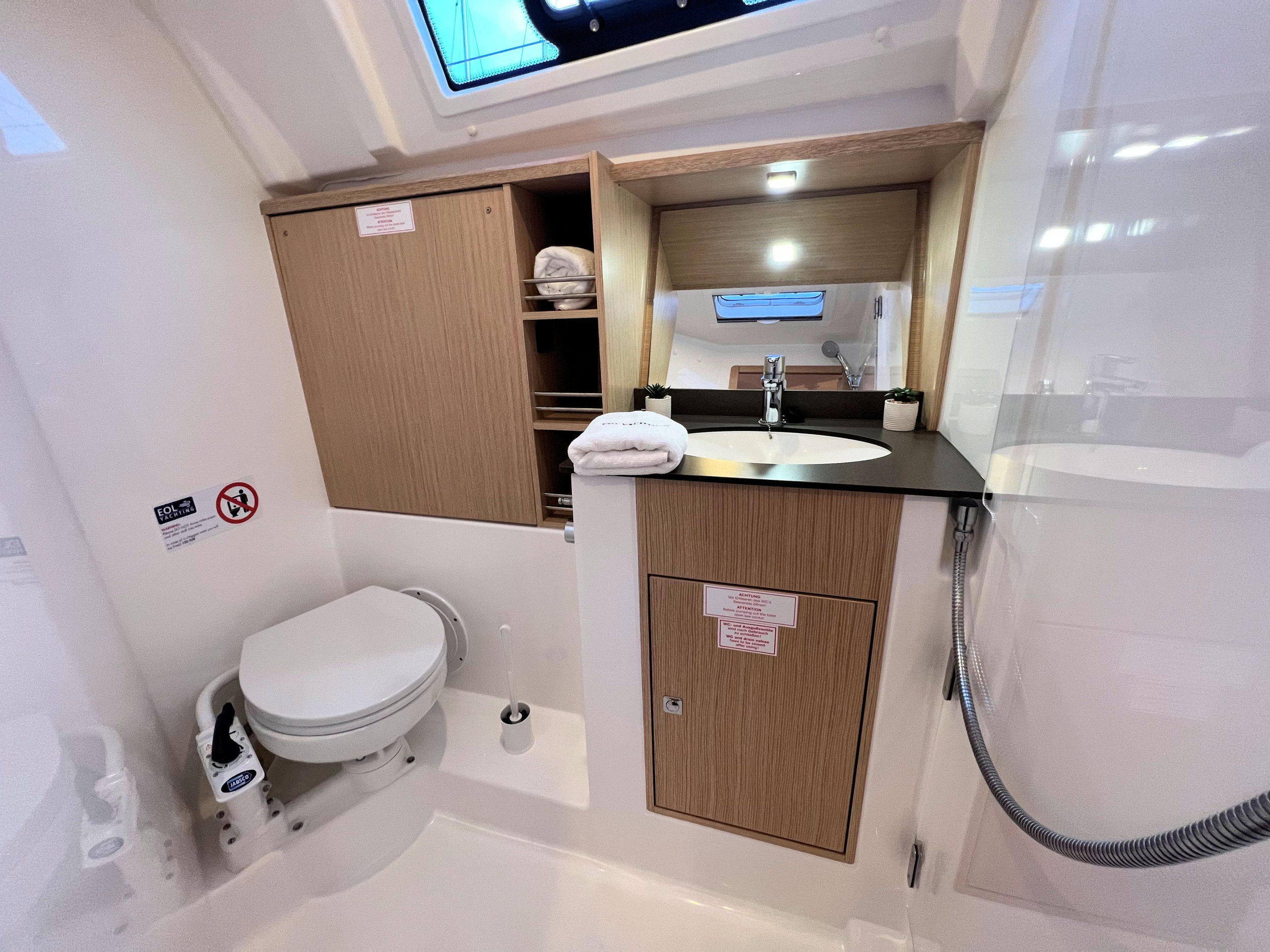 Bavaria Cruiser 41 — photo 21