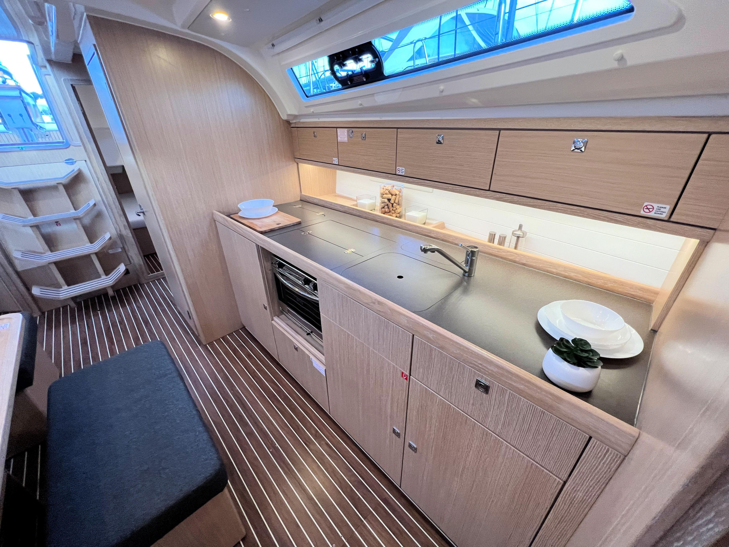 Bavaria Cruiser 41 — photo 4