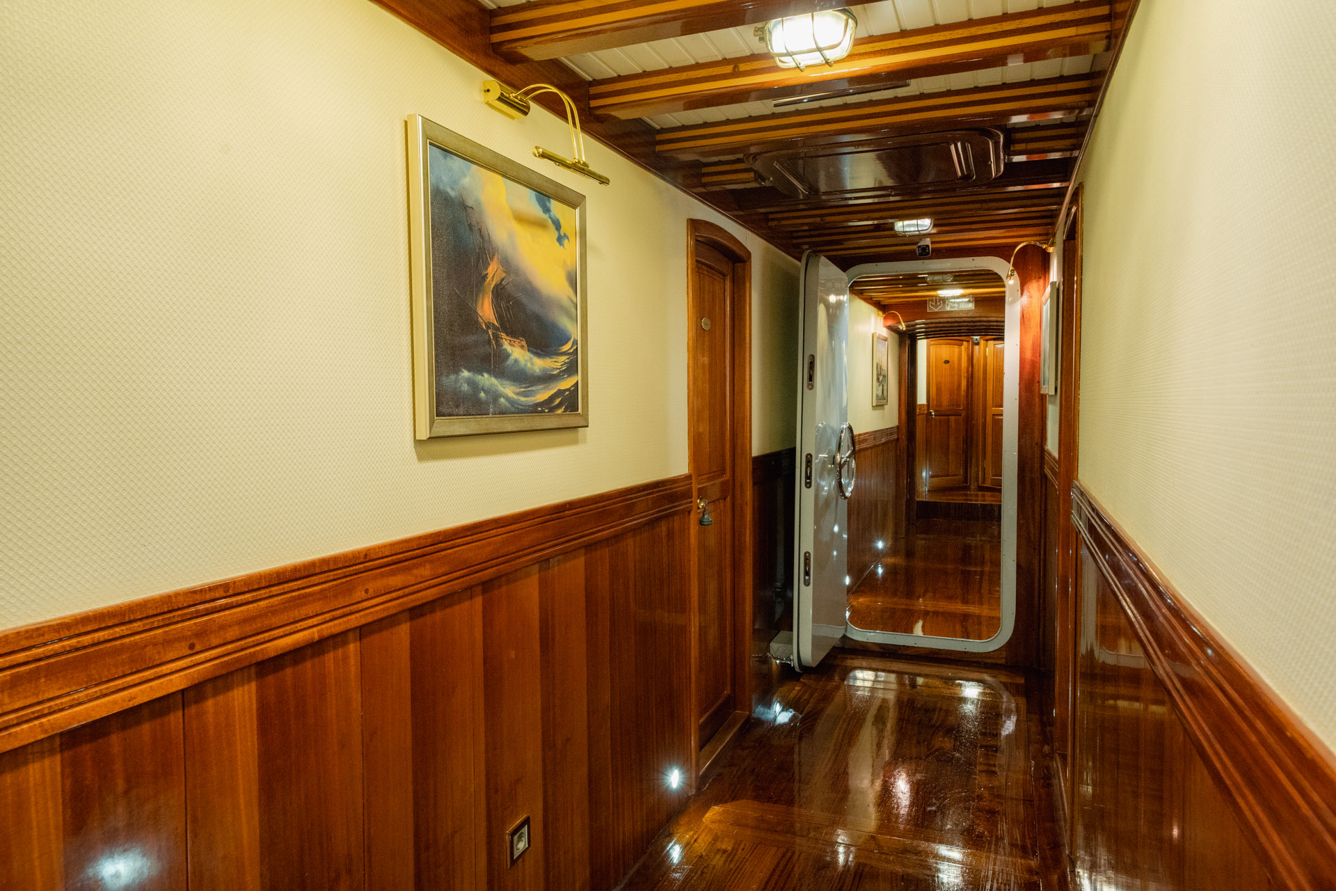 Admiral — photo 20