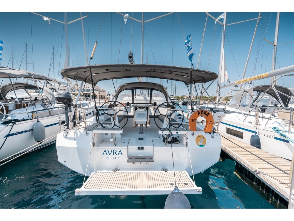 Bavaria C42 — photo 1