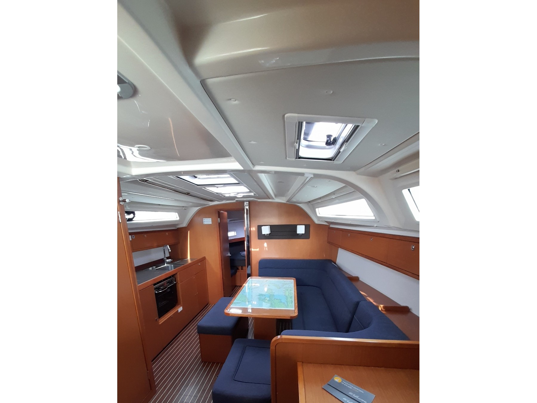 Bavaria 41 Cruiser — photo 4