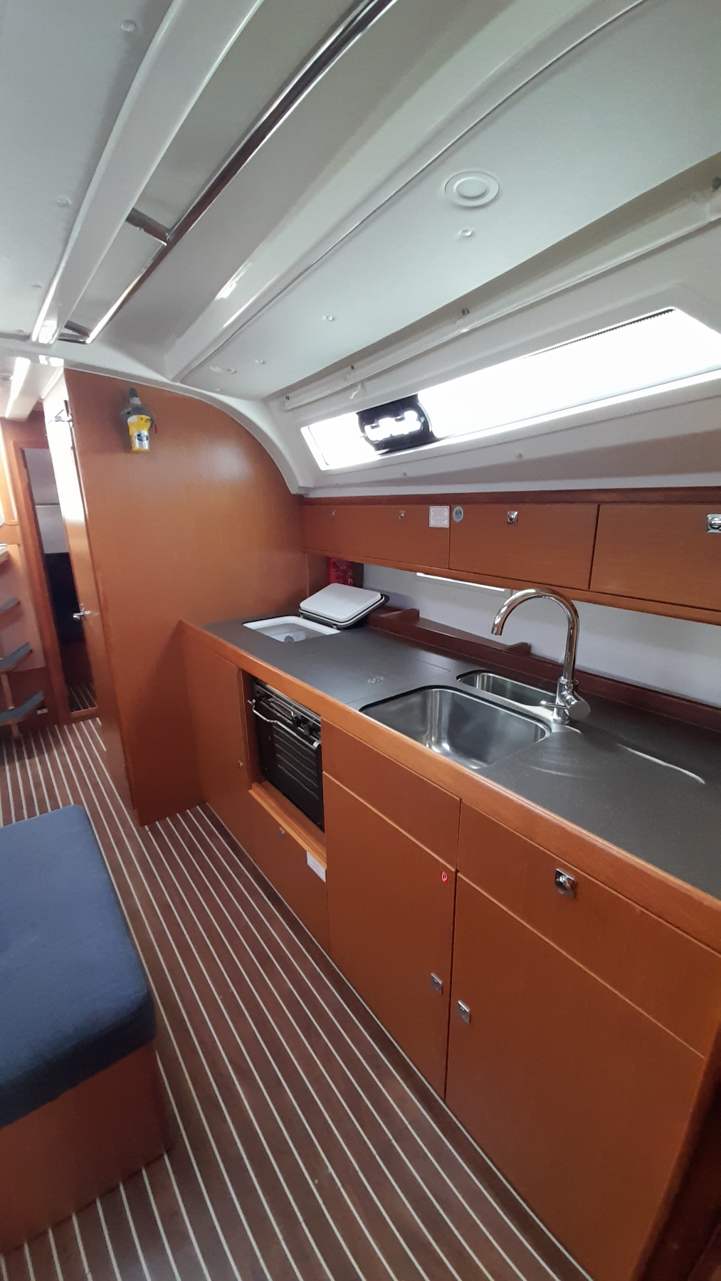 Bavaria 41 Cruiser — photo 14