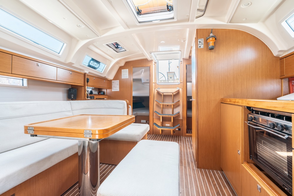 Bavaria 41 Cruiser — photo 3