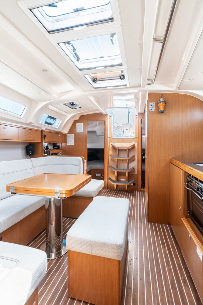 Bavaria 41 Cruiser — photo 16