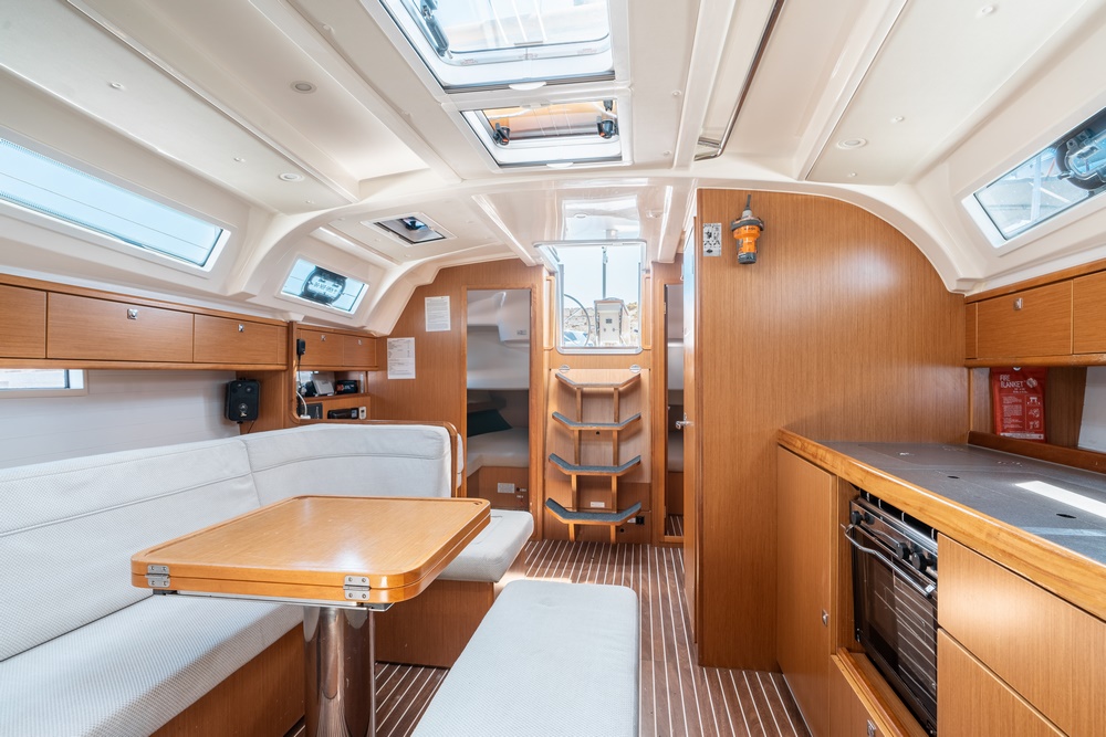 Bavaria 41 Cruiser — photo 8