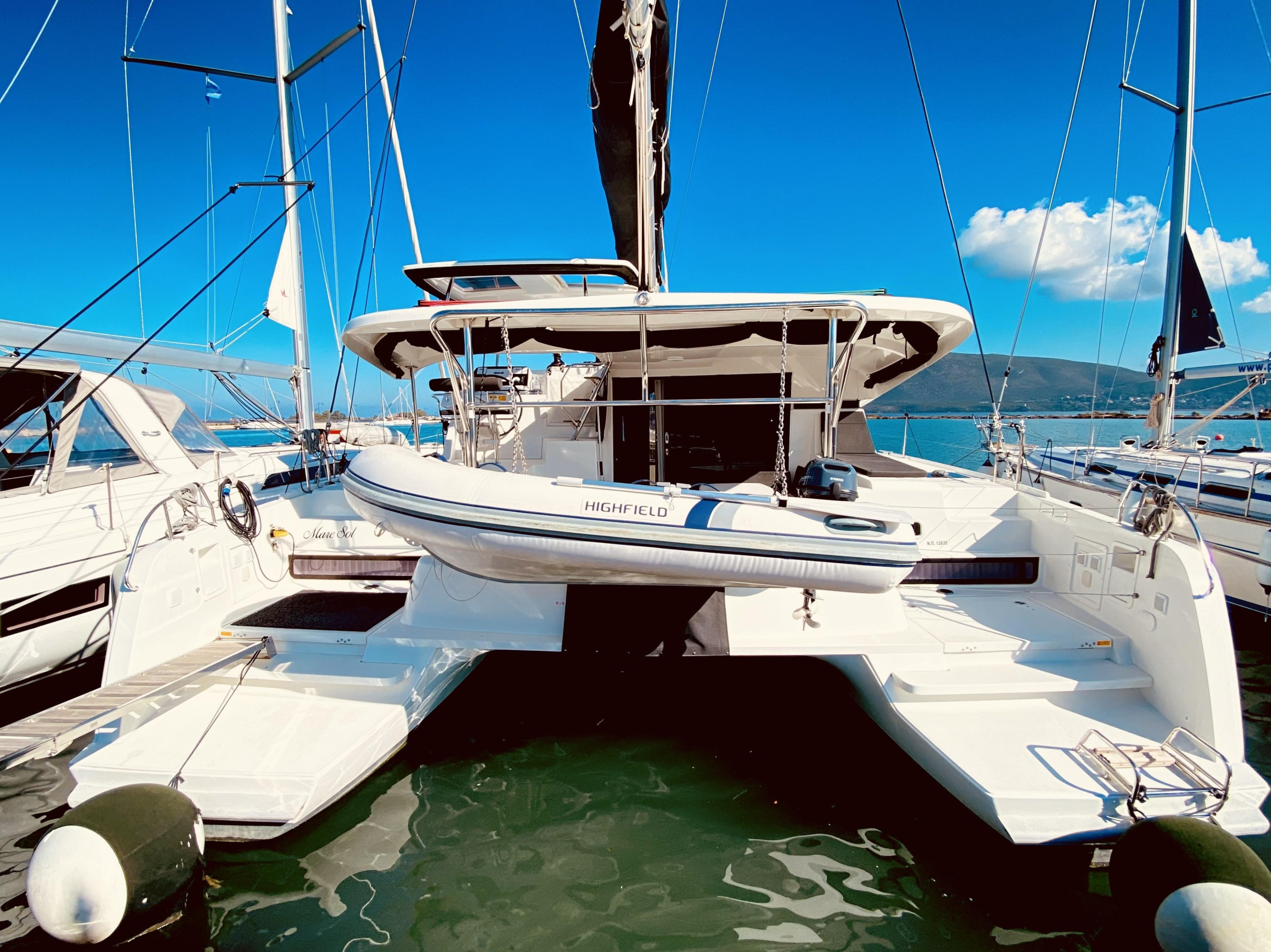 Lagoon 42 — photo 1