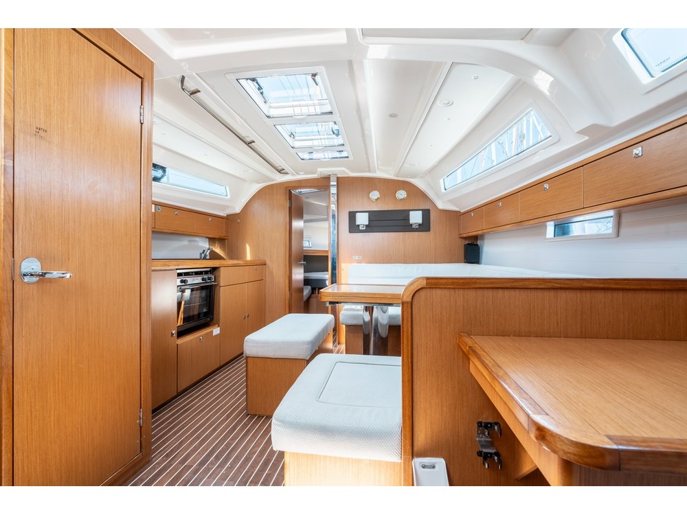 Bavaria 41 Cruiser — photo 21