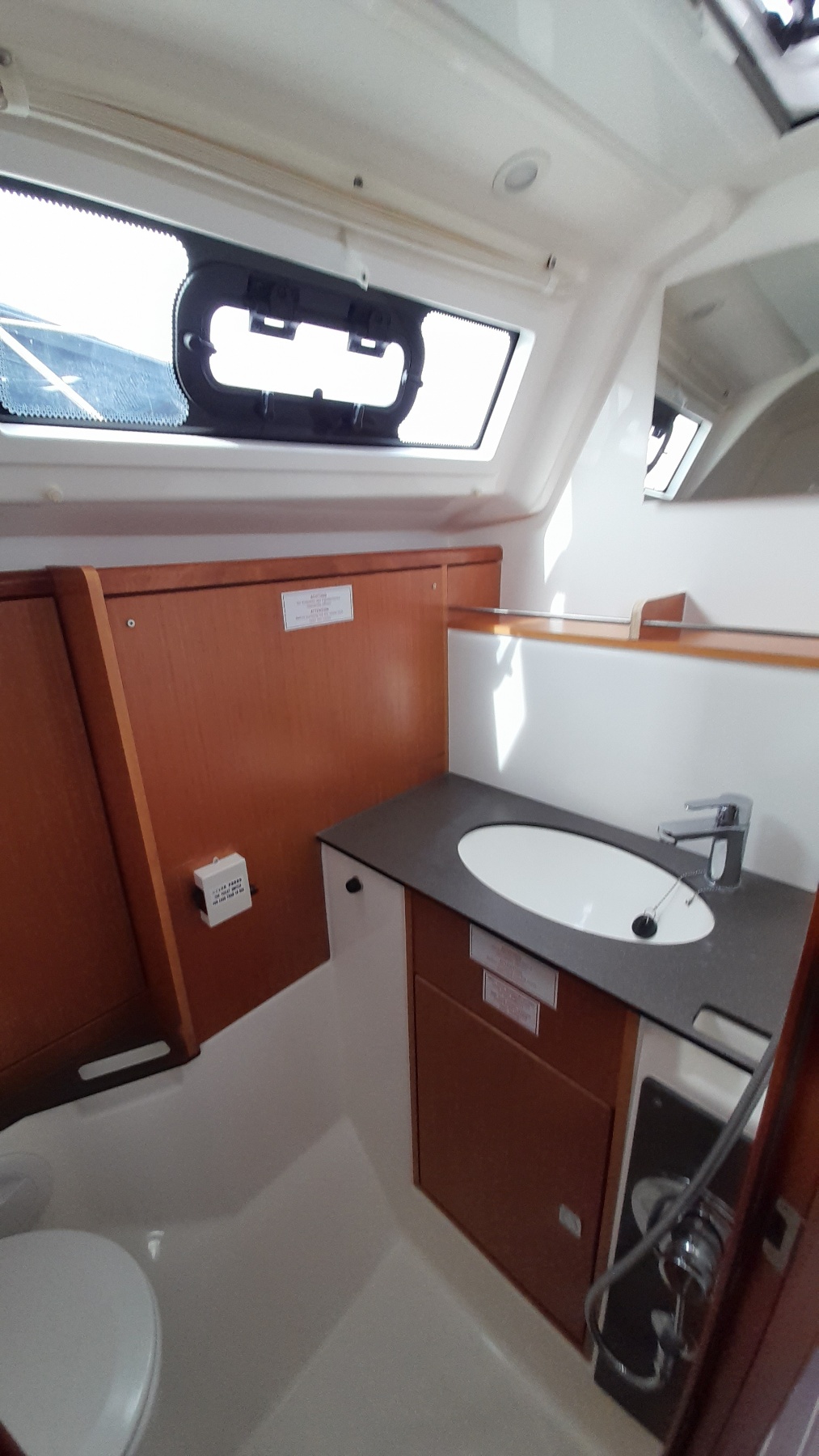 Bavaria 37 Cruiser — photo 11