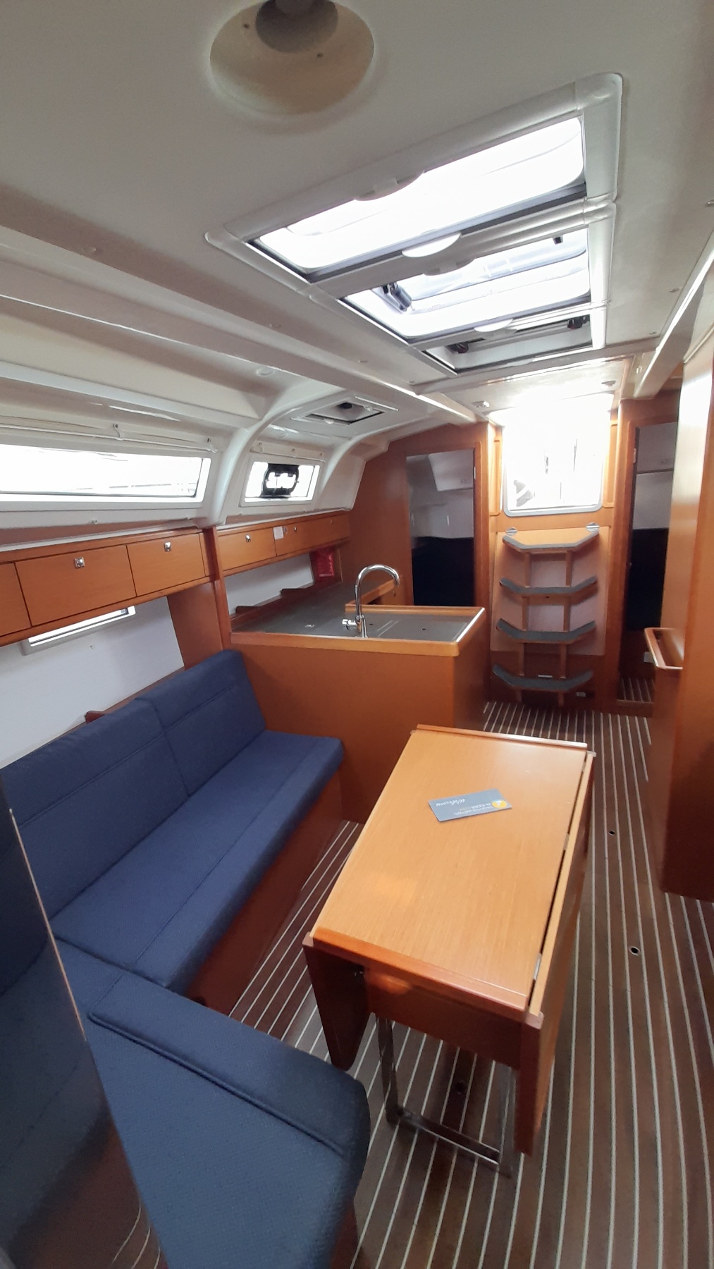Bavaria 37 Cruiser — photo 7