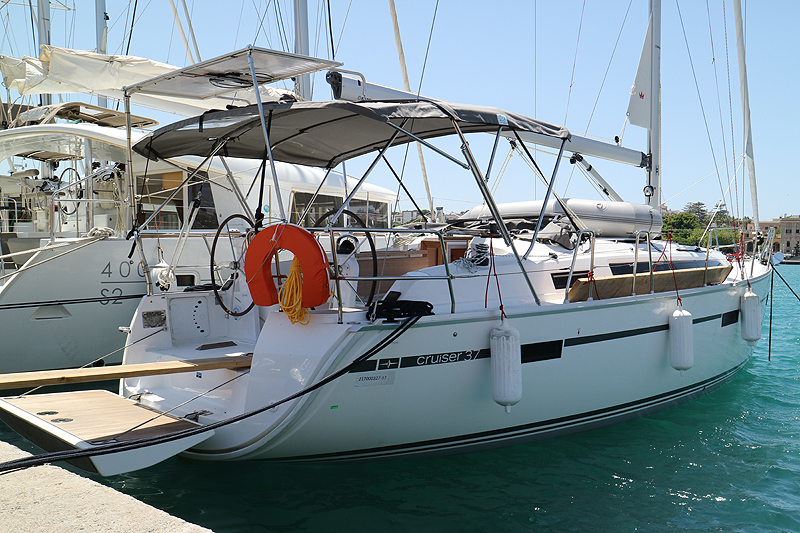 Bavaria 37 Cruiser — photo 16