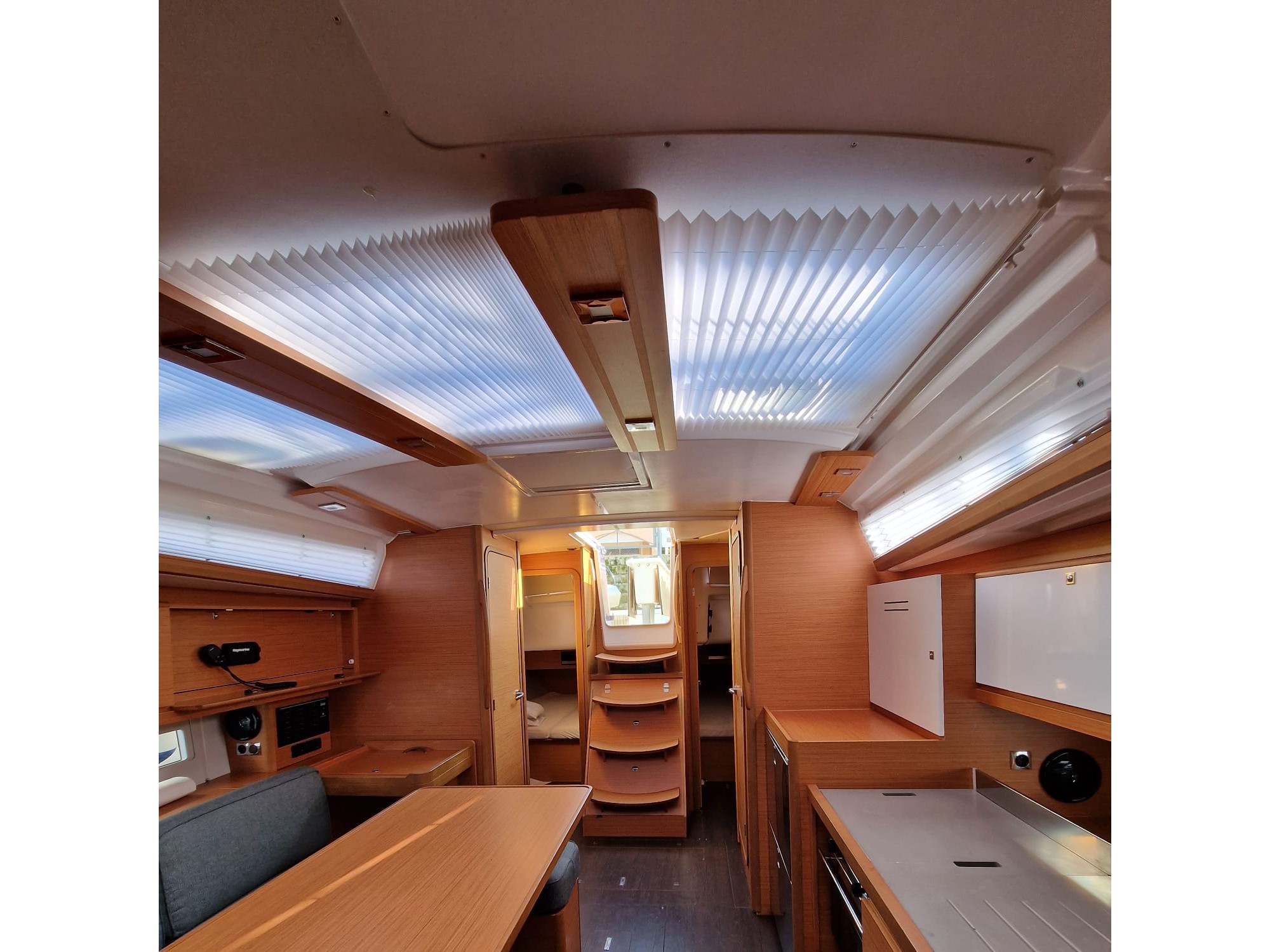 Dufour 390 Grand Large — photo 3
