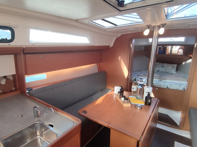 Dufour 360 3 Cabin — photo 17