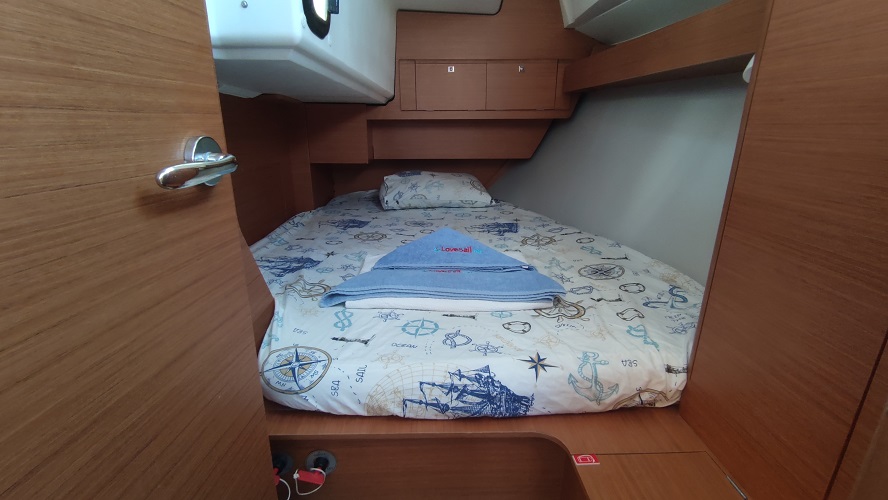 Dufour 360 3 Cabin — photo 16
