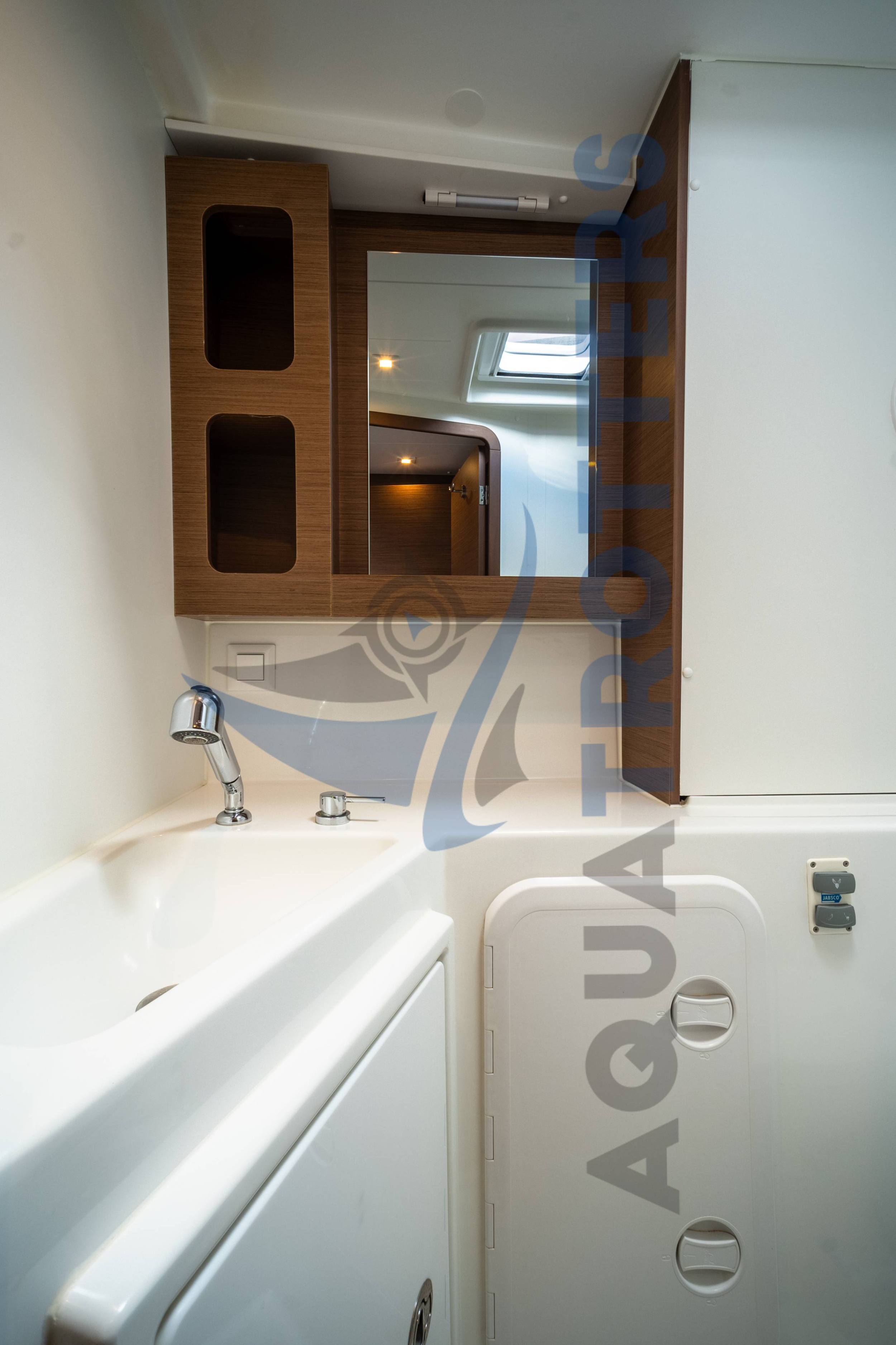 Lagoon 42 — photo 4