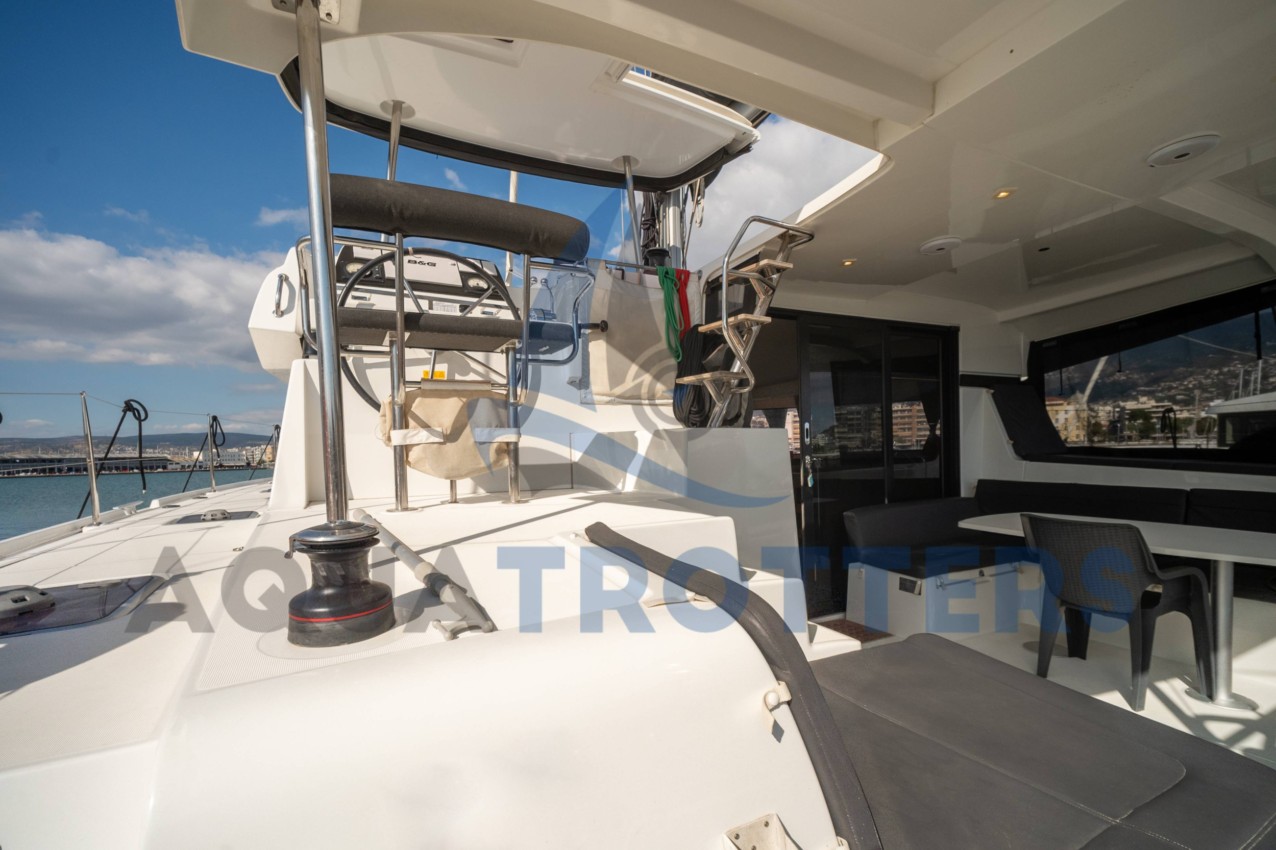 Lagoon 42 — photo 11