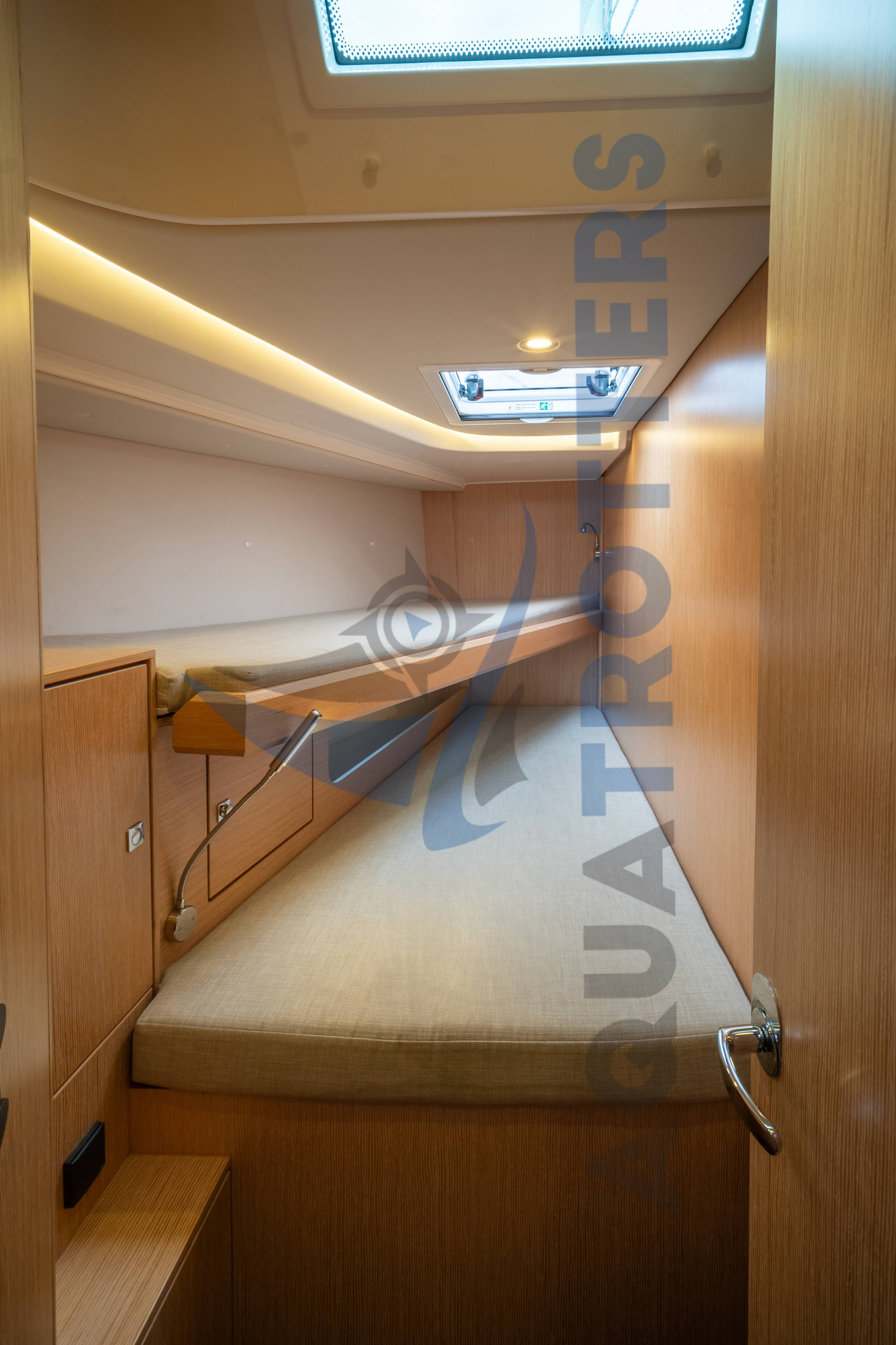 Bavaria C45 — photo 7