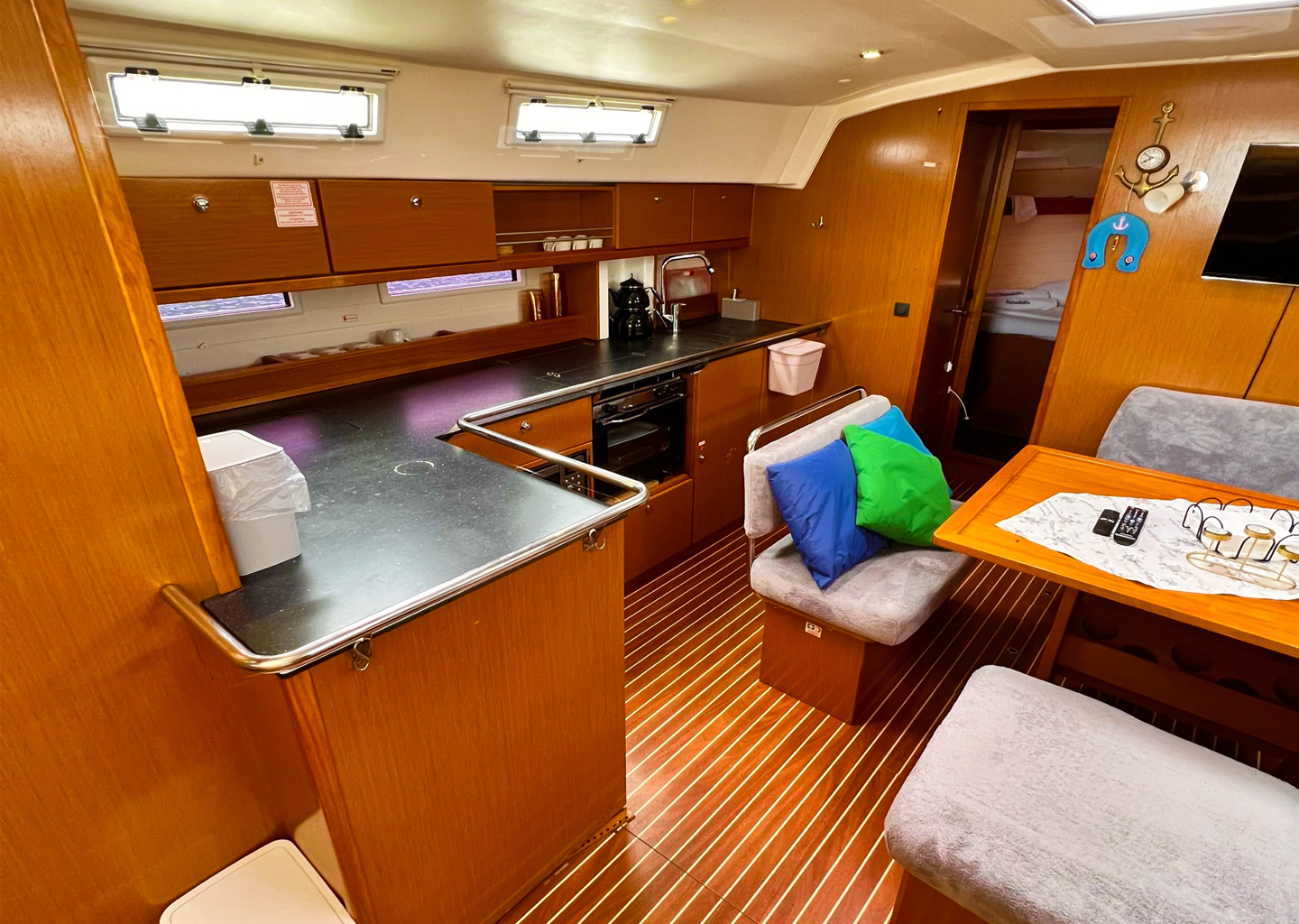 Bavaria 45 — photo 2
