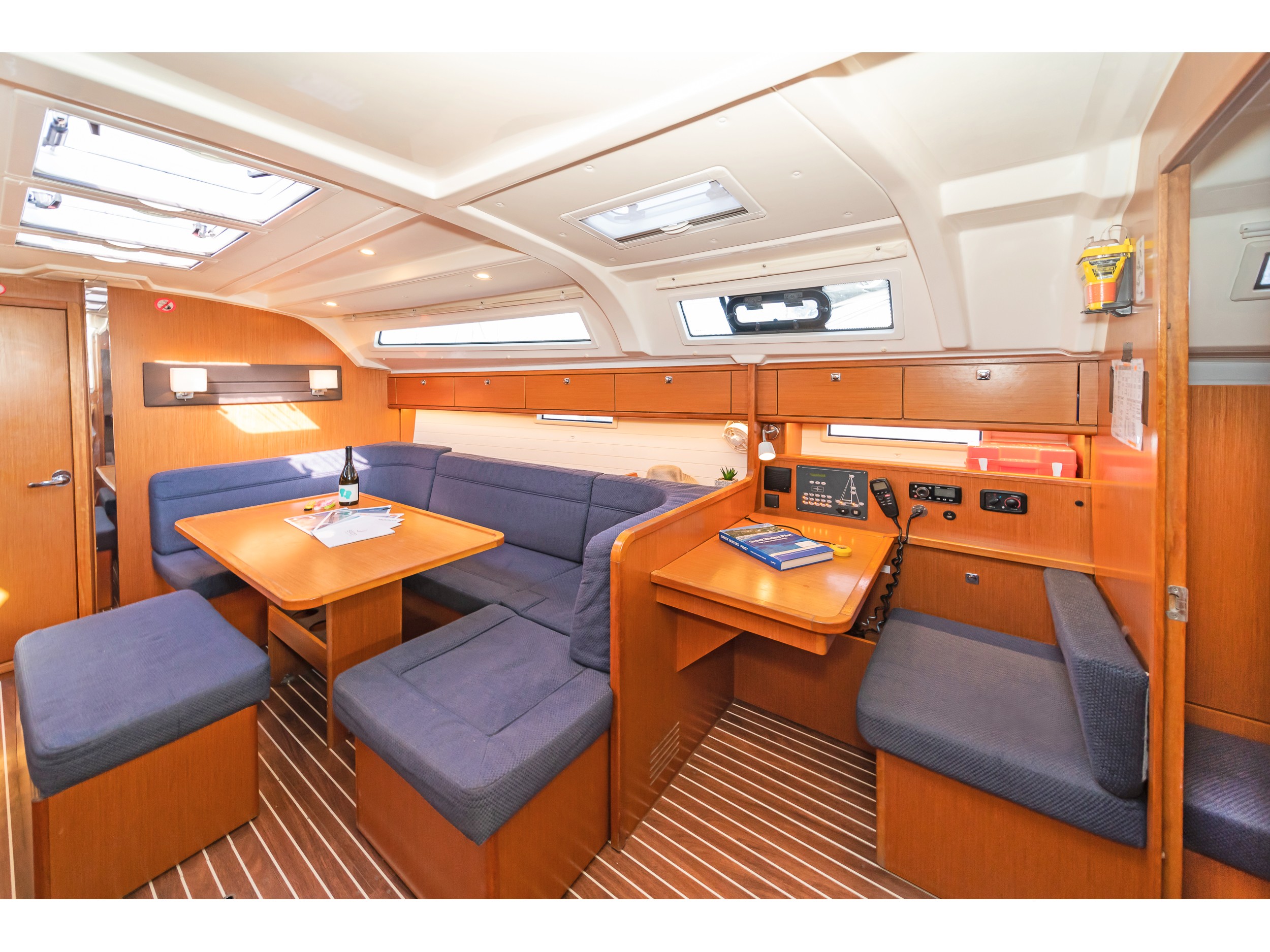 Bavaria Cruiser 41 — photo 11
