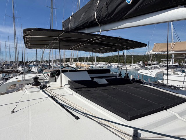 Lagoon 450 Fly — photo 10