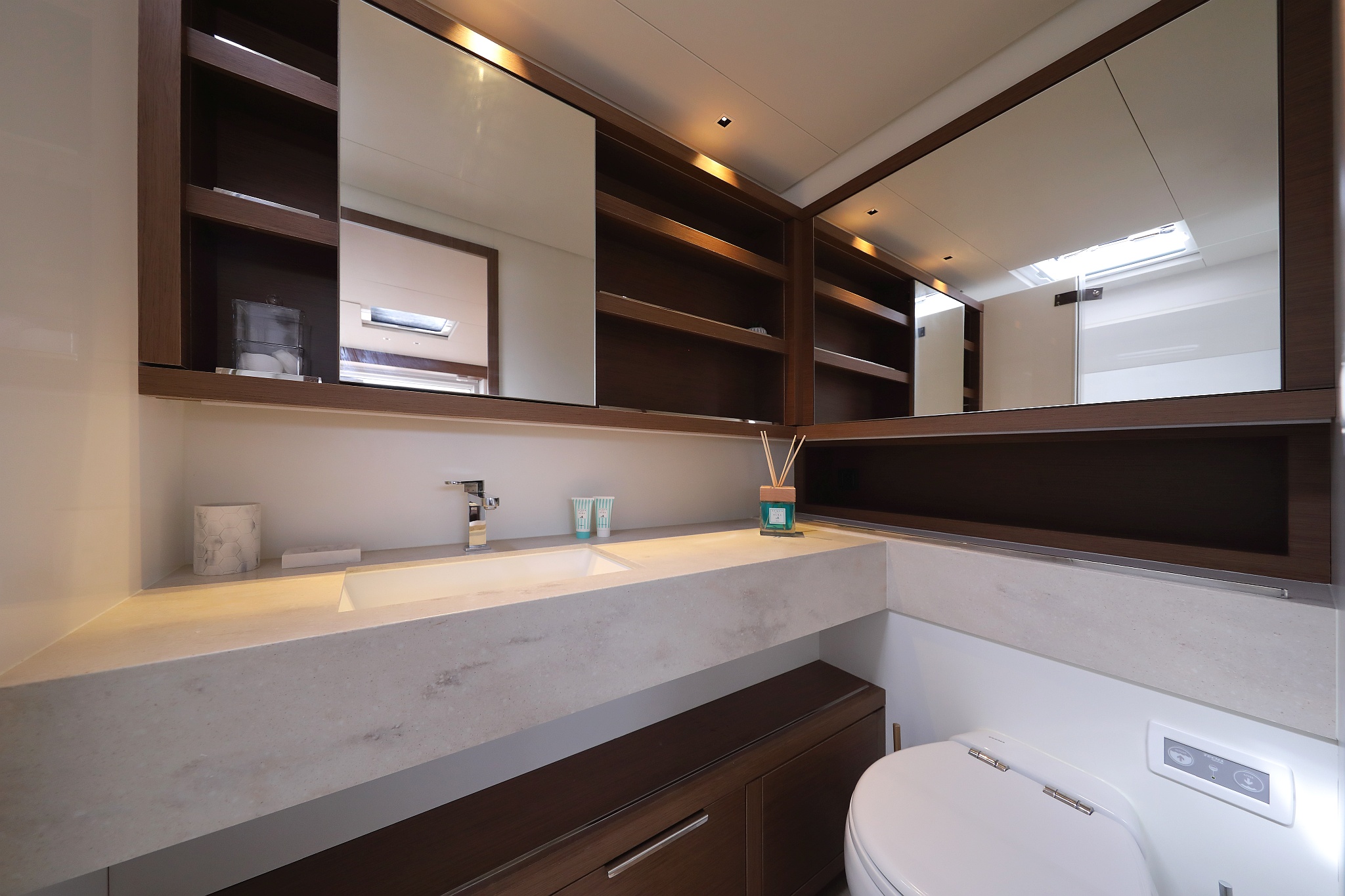 Lagoon Sixty 7 — photo 25