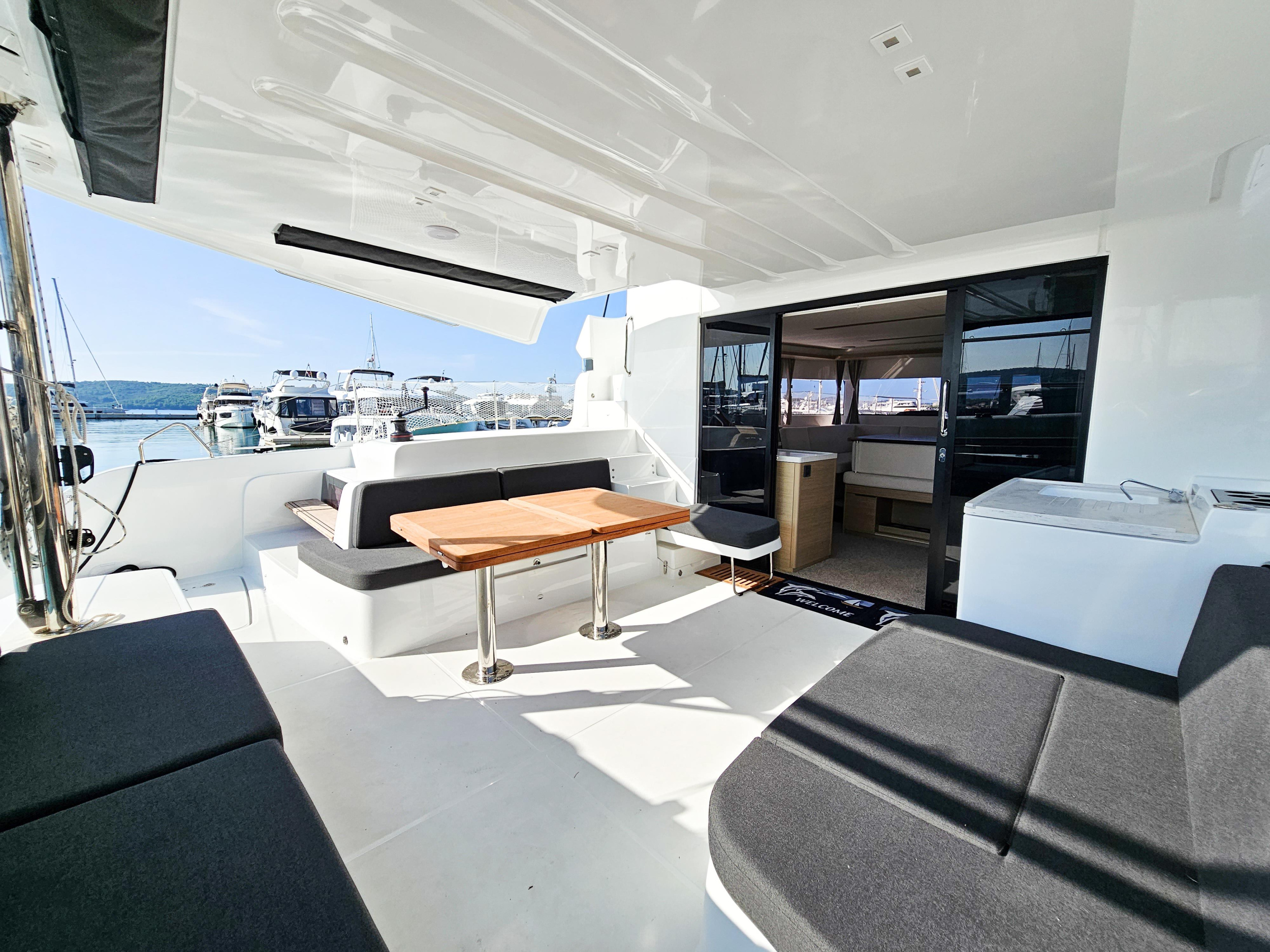 Lagoon 51 Fly — photo 15