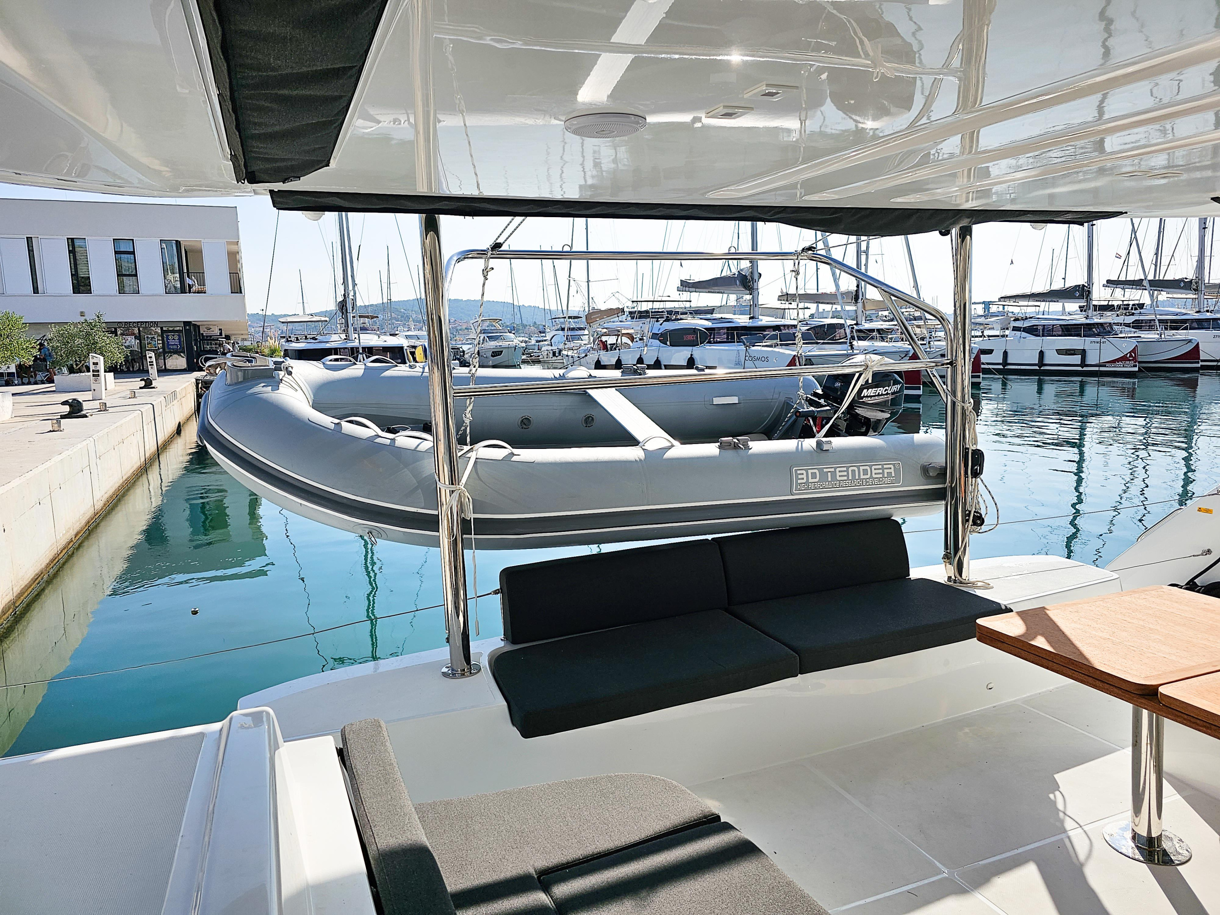 Lagoon 51 Fly — photo 19