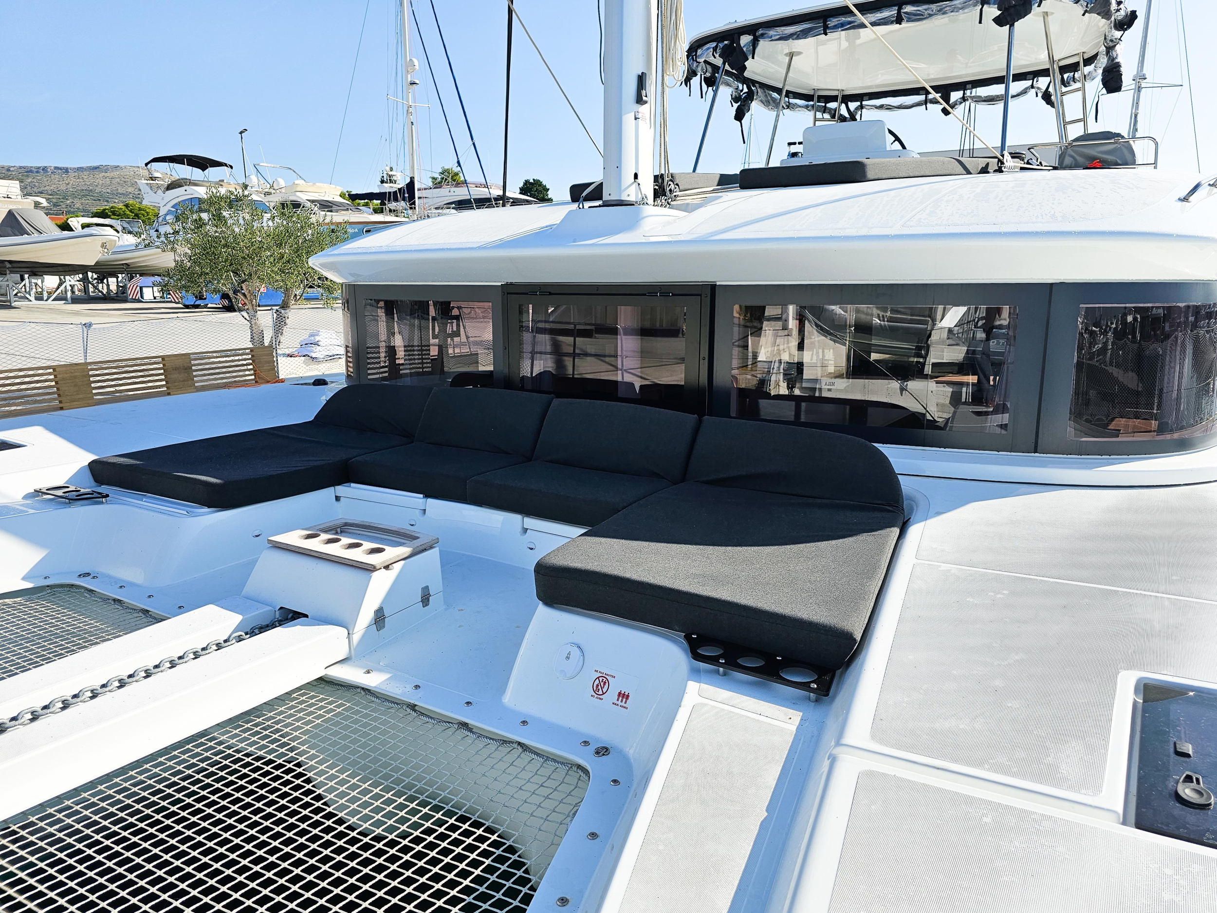 Lagoon 51 Fly — photo 10