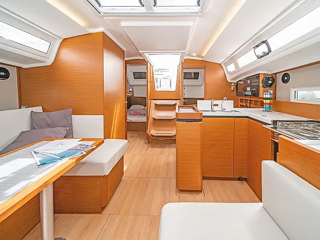 Sun Odyssey 410 — photo 9