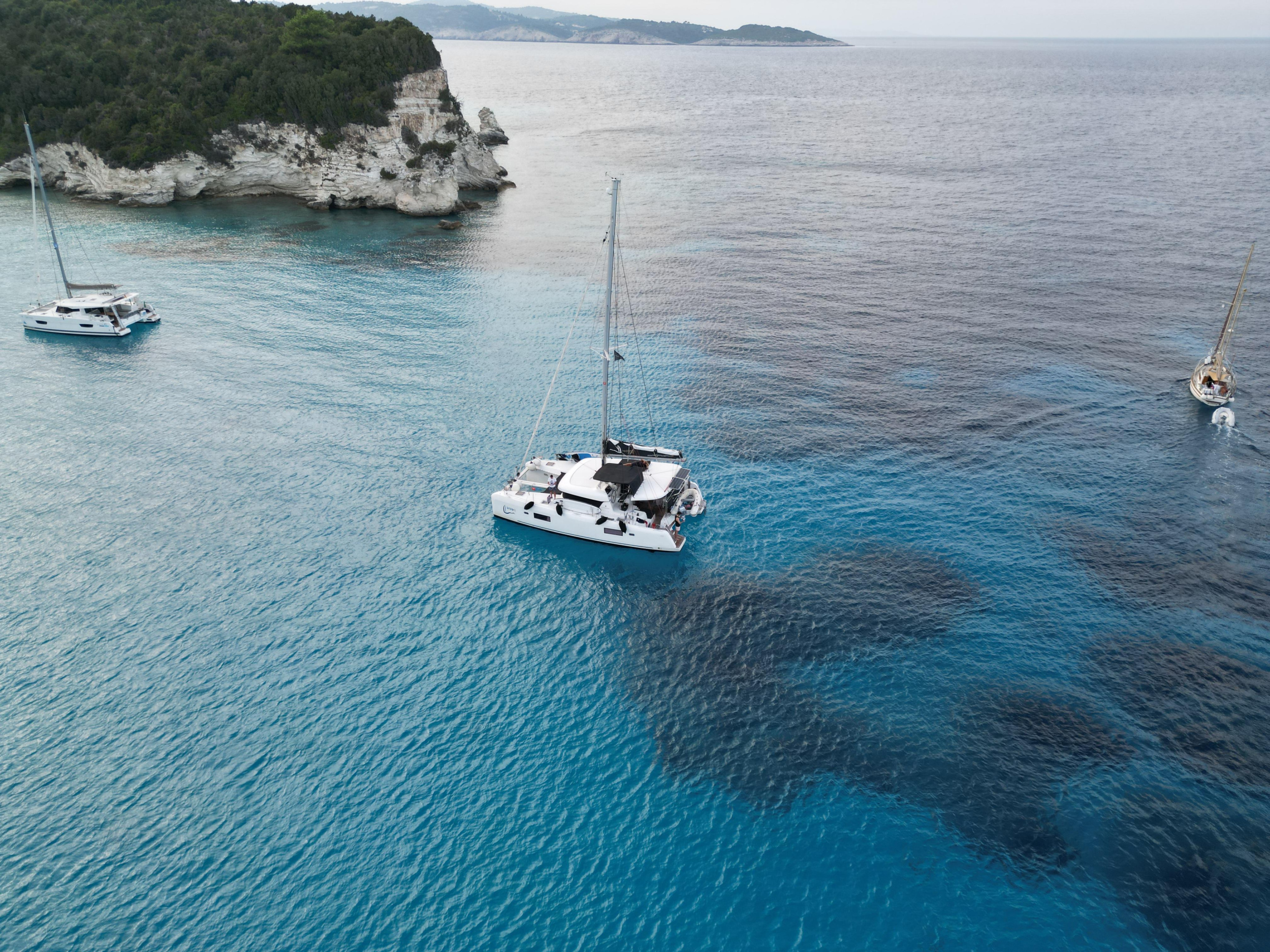 Lagoon 42 — photo 19