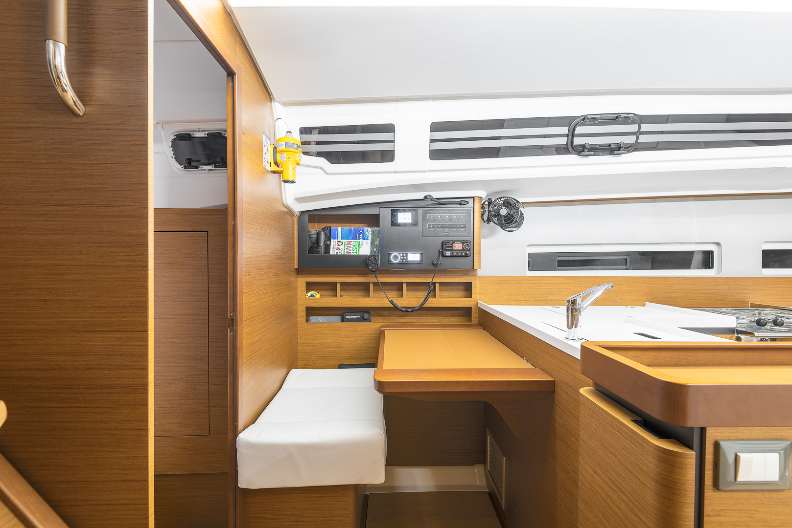 Sun Odyssey 410 — photo 27
