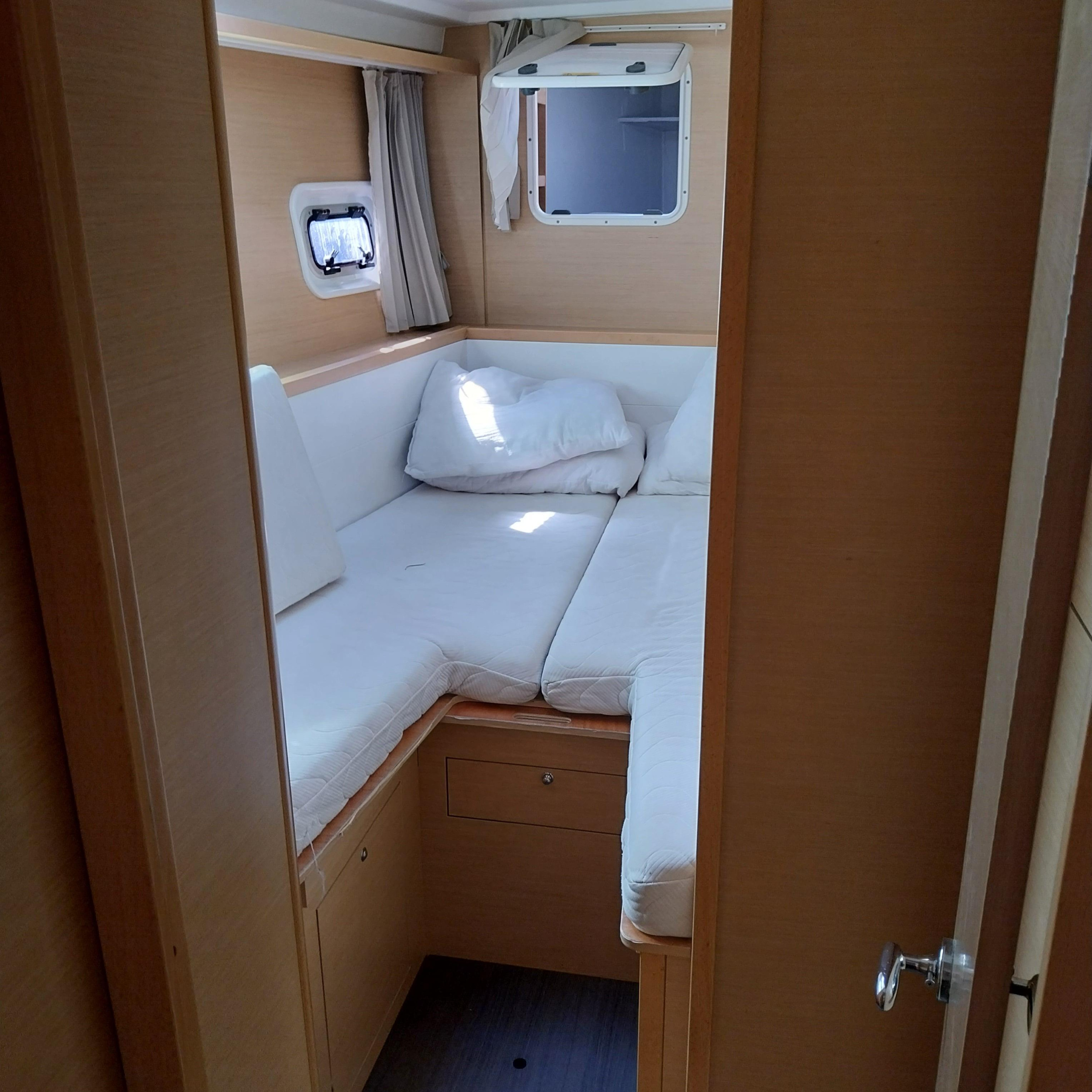 Lagoon 400 S2 — photo 11