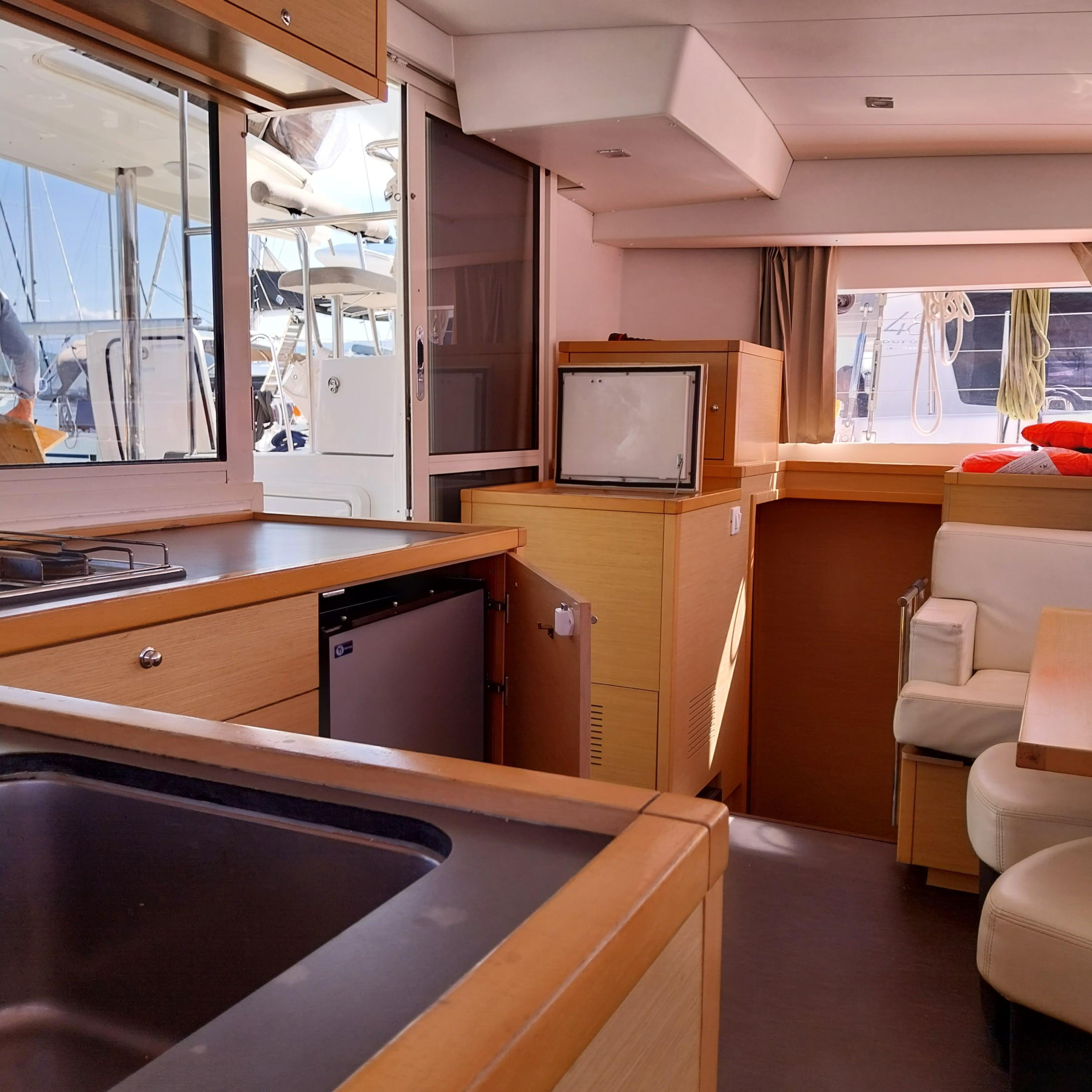 Lagoon 400 S2 — photo 14