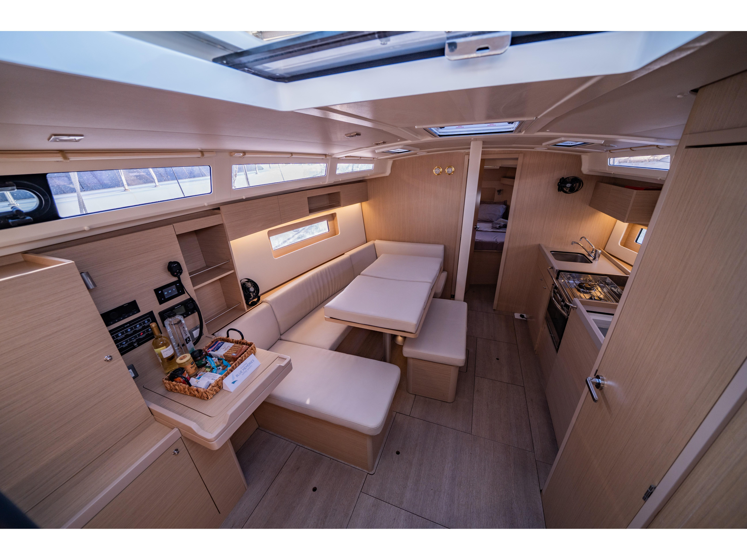 Oceanis 37.1 — photo 2