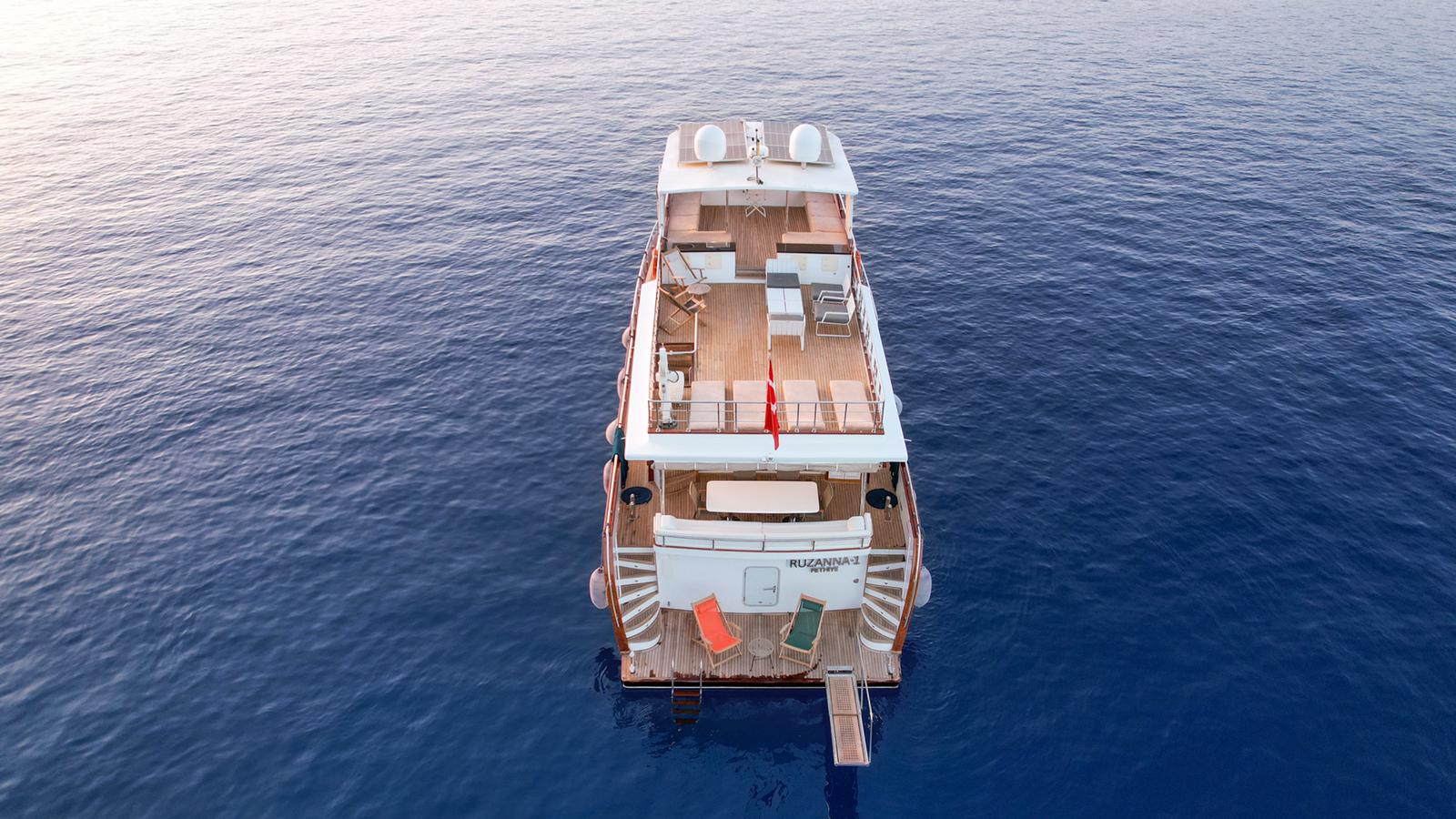 Custom built Motoryacht — photo 11