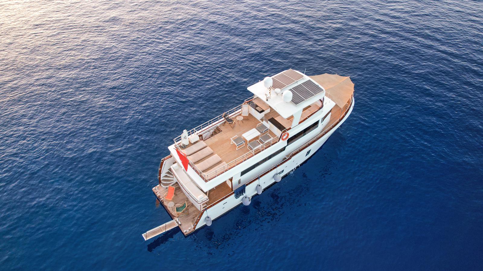 Custom built Motoryacht — photo 14