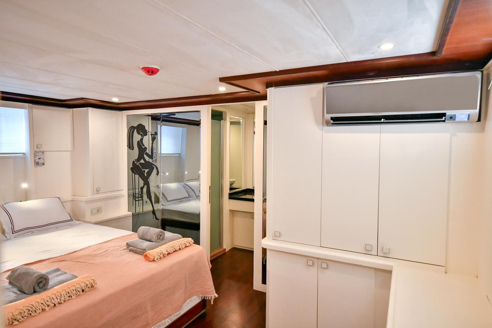 Custom built Motoryacht — photo 4