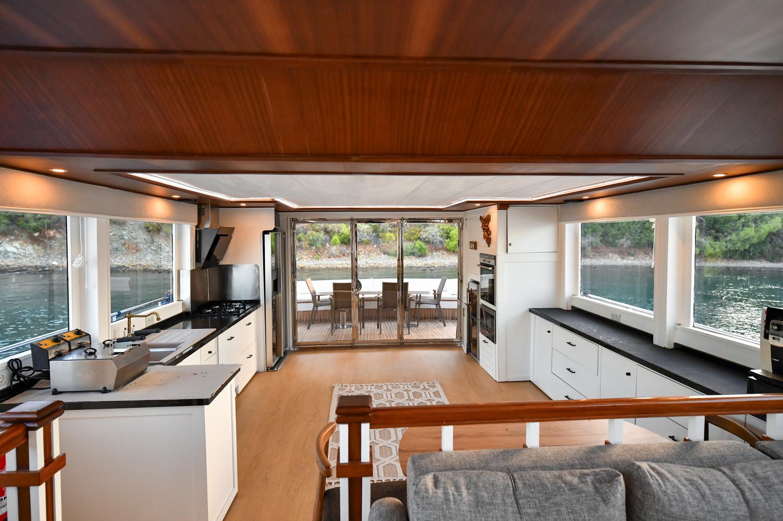 Custom built Motoryacht — photo 3